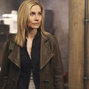 V: Elizabeth Mitchell in una scena dell'episodio Hearts and Minds