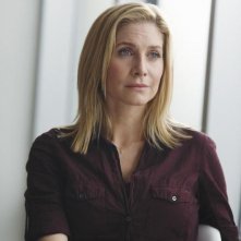 V: Elizabeth Mitchell nell'episodio Fruition