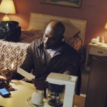 V: Morris Chestnut in una scena dell'episodio Fruition