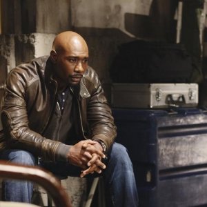 V: Morris Chestnut nell'episodio Hearts and Minds