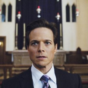 V: Scott Wolf nell'episodio Hearts and Minds