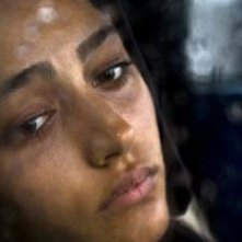 Un'immagine intensa di Golshifteh Farahani dal film About Elly