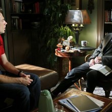 Chuck (Zachary Levi) parla con il Dott. Leo Dreyfus (Christopher Lloyd) nell'episodio Chuck Versus the Tooth