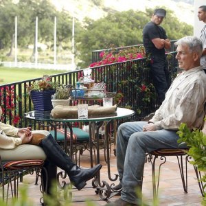 Mark Harmon, Jacqueline Obradors e Dylan Bruno in Messico nell'episodio Rule Fifty-One di N.C.I.S.