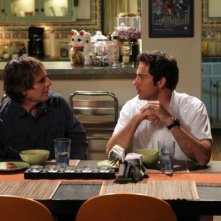 Steve Bartowski (Scott Bakula) parla con il figlio (Zachary Levi) nell'episodio Chuck Versus the Living Dead