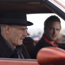 Breaking Bad: Aaron Paul e Bryan Cranston in una scena della stagione 2