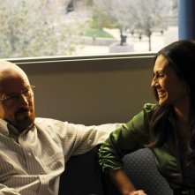 Breaking Bad: Bryan Cranston e Carmen Serano nell'episodio Green Light