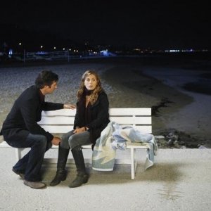 FlashForward: Sonya Walger e Jack Davenport nell'episodio Future Shock