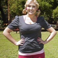 Hayley Hasselhoff nell'episodio Hello I Must Be Going di Huge