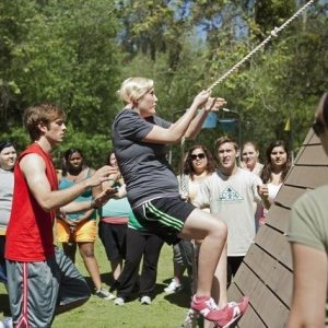 Huge: Zander Eckhouse ed Hayley Hasselhoff in un momento dell'episodio Hello I Must Be Going