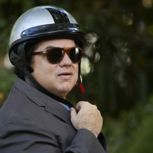 Oliver Platt in un momento del pilot della serie The Big C