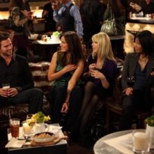 Smith Cho, David Walton, Collette Wolfe e Sophie Winkleman nel pilot di 100 Questions