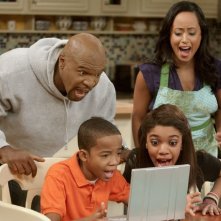 Terry Crews, Essence Atkins, Coy Stewart e Teala Dunn in una scena della serie Are We There Yet?