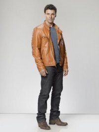 The Gates: Frank Grillo è Nick Monohan in una foto promozionale della serie