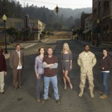 Una foto promozionale del cast della serie Persons Unknown