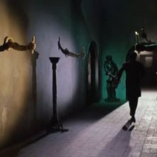 Giacomo Rossi-Stuart (di spalle) in una suggestiva scena del film Operazione paura