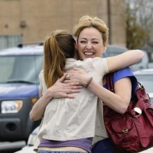 Maggie Fine e Virginia Madsen nell'episodio Mary Mary Quite Contrary della serie Scoundrels