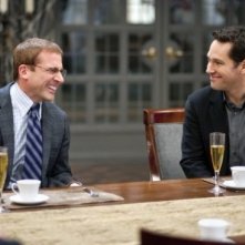 Steve Carell e Paul Rudd in una divertente scena di Dinner for Schmucks