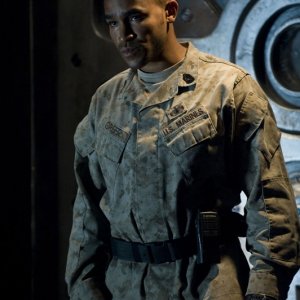 Il Sergente Greer (Jamil Walker Smith) in: Subversion di Stargate Universe