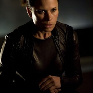 Kiva (guest-star Rhona Mitra) nell'episodio Subversion di Stargate Universe