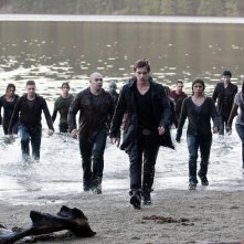 Riley Xavier Samuel Capeggia Un Gruppo Di Giovani Vampiri In Un Momento Del Film The Twilight Saga Eclipse 164980