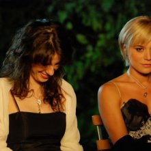 Anna Dalton e Camilla Ferranti in una sequenza di Alice