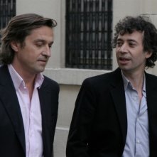 Louis-Do de Lencquesaing ed Eric Elmosnino in una scena del film Le père de mes enfants (2009)