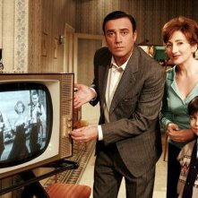 Massimo Ghini, Lunetta Savino e Gianluca Grecchi in una immagine promo di Raccontami