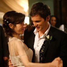 Sally Hawkins e Tom Riley, protagonisti della commedia Indovina chi sposa Sally