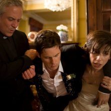 Tomas O'Suilleabhain, Tom Riley e Sally Hawkins in una scena della commedia Indovina chi sposa Sally