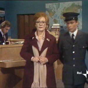 Antonio Orfanò accanto a Marzia Ubaldi in Ricatto Internazionale di Dante Guardamagna