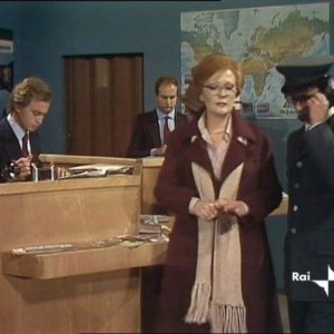 Antonio Orfanò con Marzia Ubaldi in una sequenza di Ricatto Internazionale