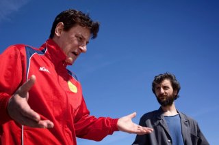 Giorgio Tirabassi e Ascanio Celestini in un'immagine del film La pecora nera