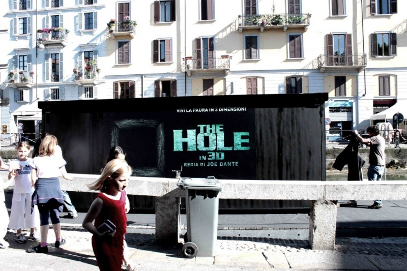 Il Container Posizionato Dai Creativi A Milano Per La Campagna Marketing Di The Hole In 3D 165233