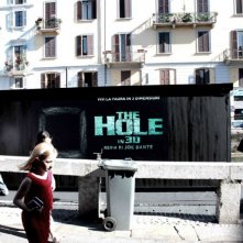 Il Container Posizionato Dai Creativi A Milano Per La Campagna Marketing Di The Hole In 3D 165233