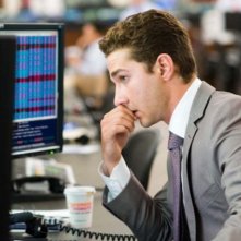 Un'immagine di Shia LaBeouf dal film Wall Street: il denaro non dorme mai