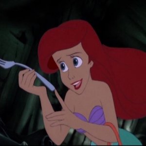 Ariel in una scena del film d'animazione La sirenetta