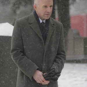 Arliss Howard in una scena di Rubicon