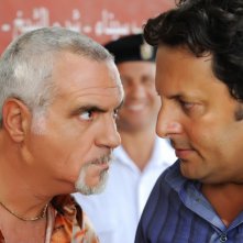 Giorgio Panariello ed Enrico Brignano in un'immagine della commedia Sharm El Sheikh - Un'estate indimenticabile