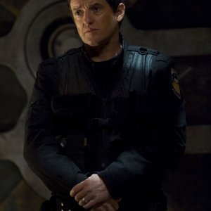 Il Col. Young (Justin Louis) nell'episodio Incursion: Part 1 di Stargate Universe