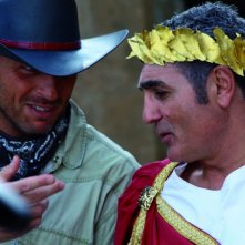 Il cowboy (Vincent Riotta) e il senatore (Patrizio Oliva) in una scena di Butterfly Zone - Il senso della farfalla