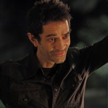 James Frain in una scena della stagione 3 di True Blood