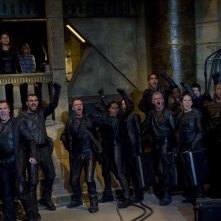 La Lucian Alliance esulta in una scena nell'episodio Incursion: Part 1 di Stargate Universe