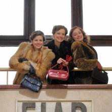 Le ragazze dello swing: Andrea Osvart, Lotte Verbeek ed Elise Schaap in una foto promozionale della miniserie