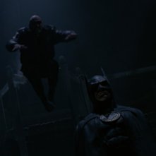 Michael Keaton è il protagonista in una scena del film Batman (1989)