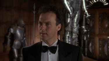 Michael Keaton in una scena del film Batman (1989)
