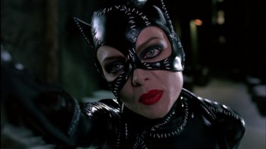 Michelle Pfeiffer è la sexy Catwoman in una scena del film Batman - il ritorno