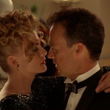 Michelle Pfeiffer e Michael Keaton in una scena del film Batman - il ritorno (1992)