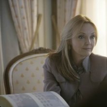 Miranda Richardson in una scena di Rubicon