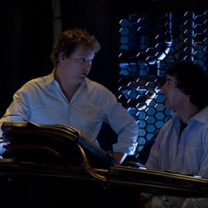 Patrick Gilmore e Peter Kelamis in una scena dell'episodio Incursion: Part 1 di Stargate Universe